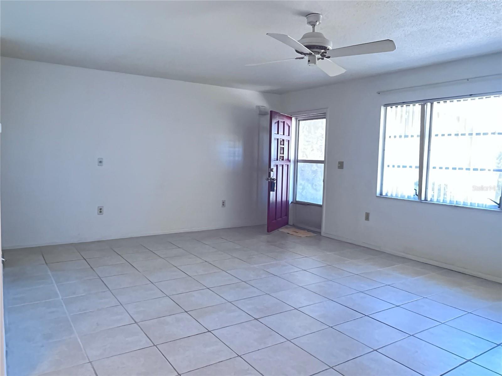 407 BAHAMA RD