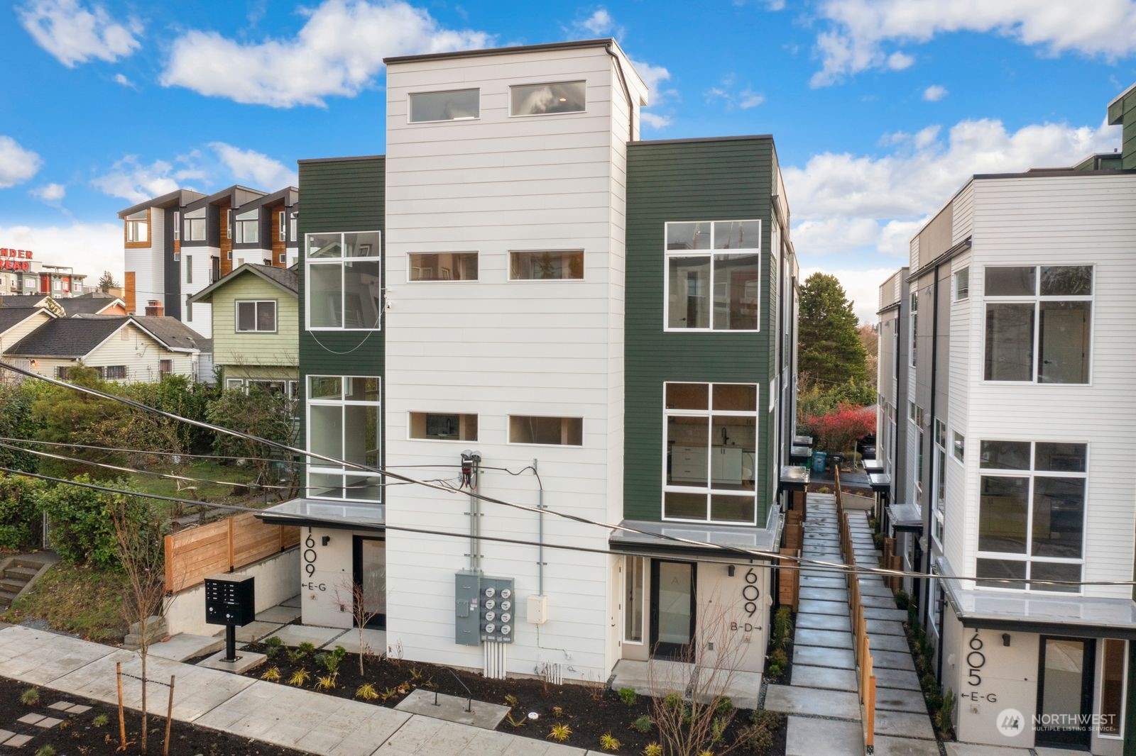 1609 D S Washington Street
