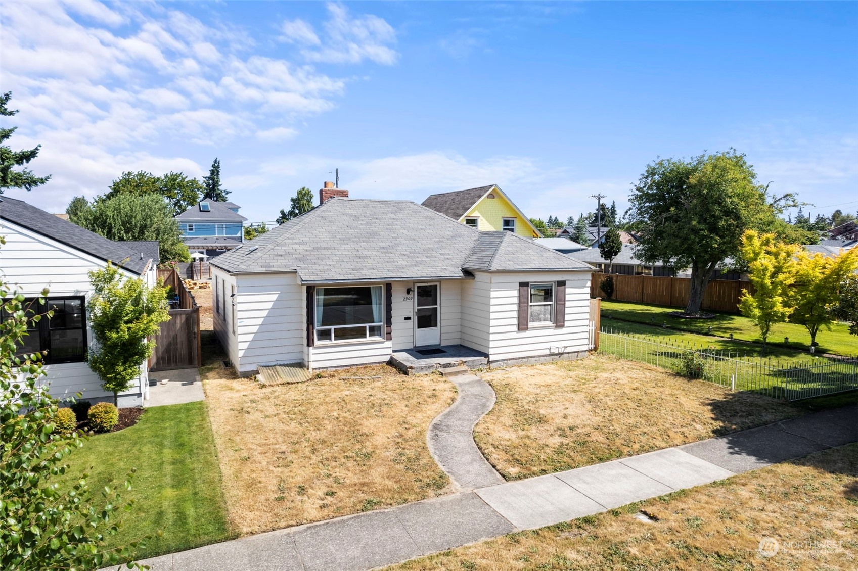 2909 N 11th Street