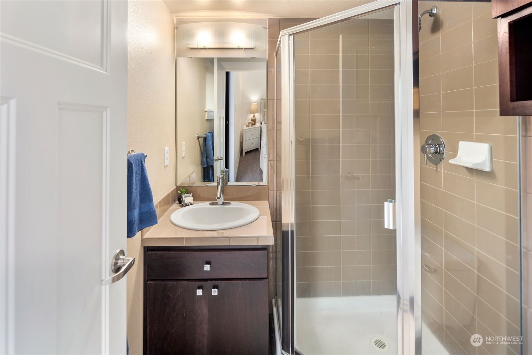 2042 Eastlake Avenue E Unit: B