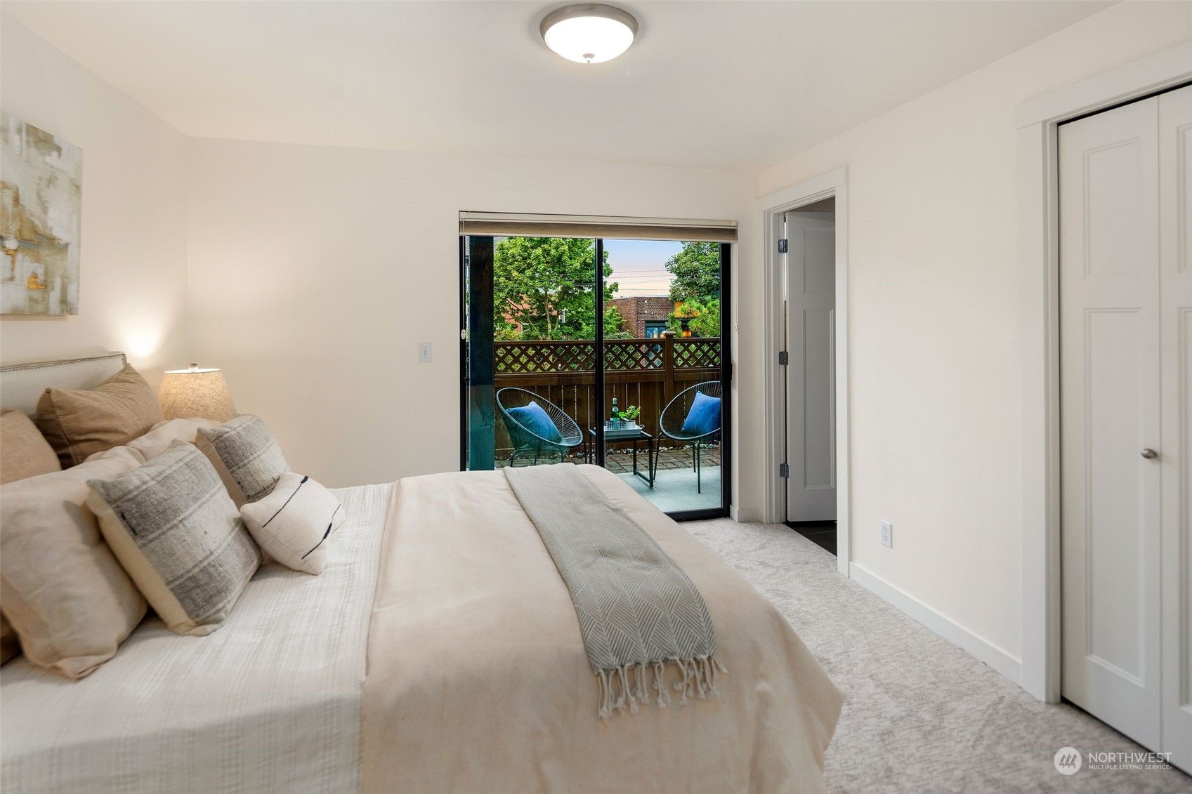 2042 Eastlake Avenue E Unit: B