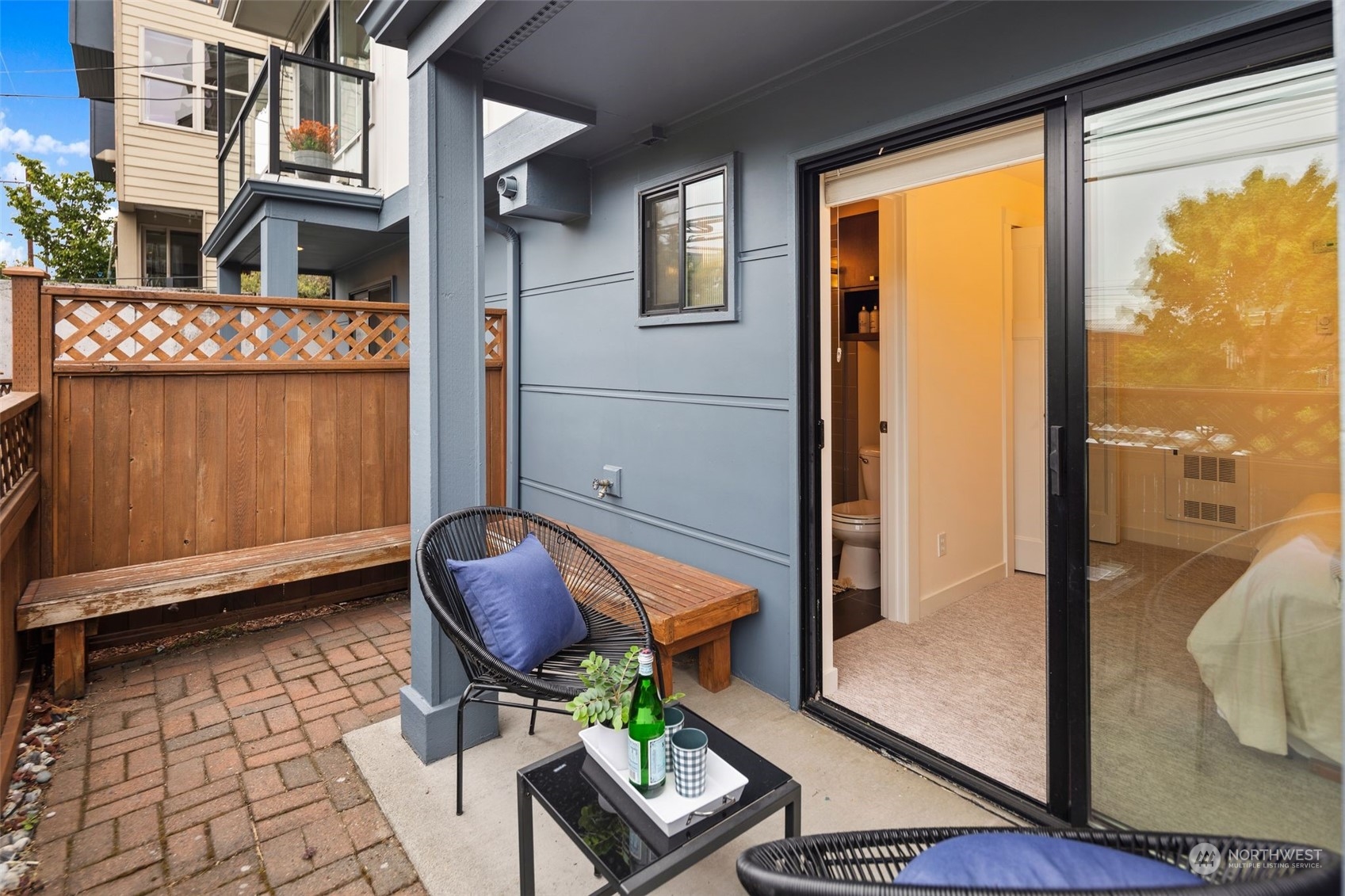 2042 Eastlake Avenue E Unit: B