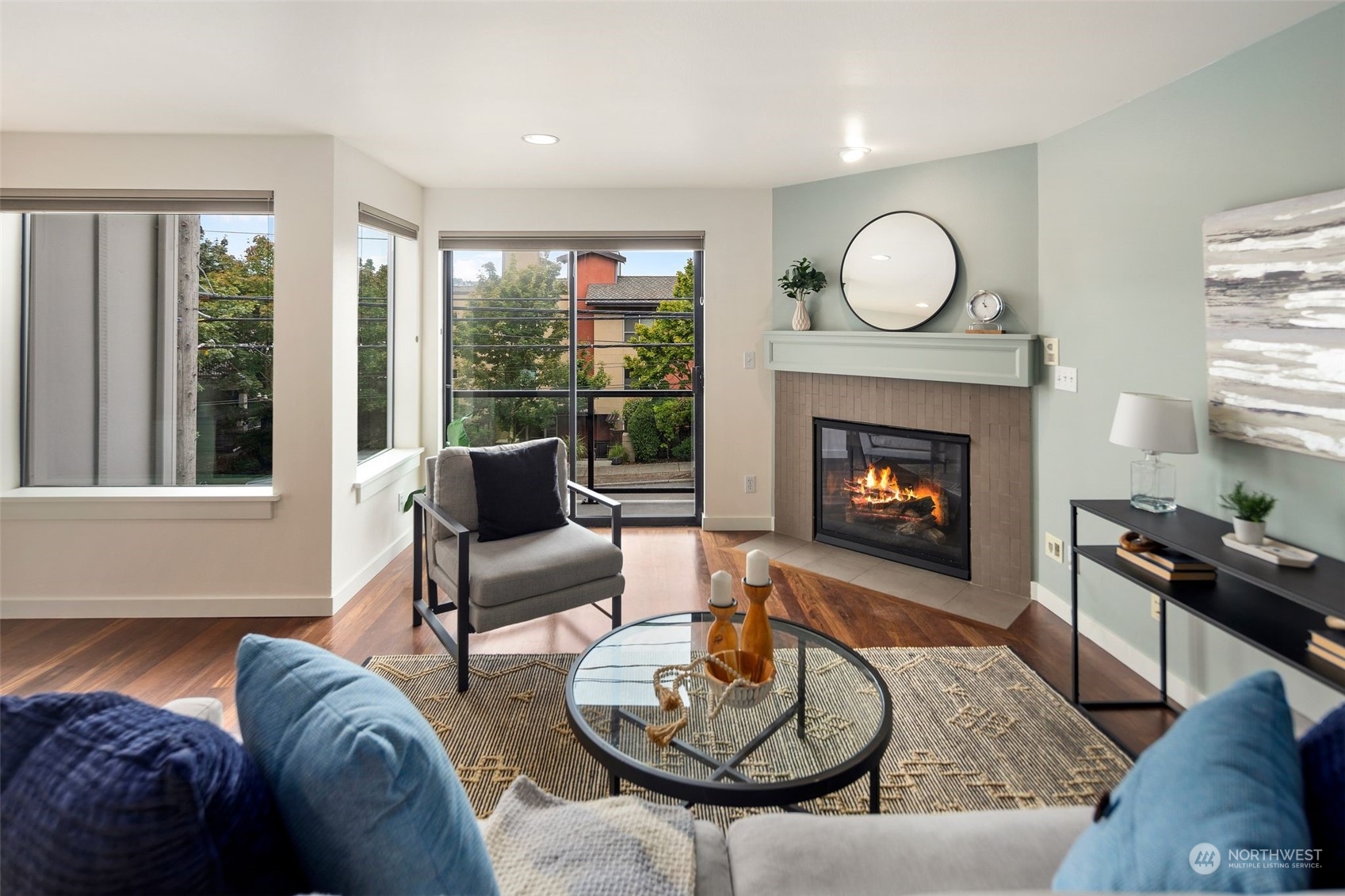 2042 Eastlake Avenue E Unit: B