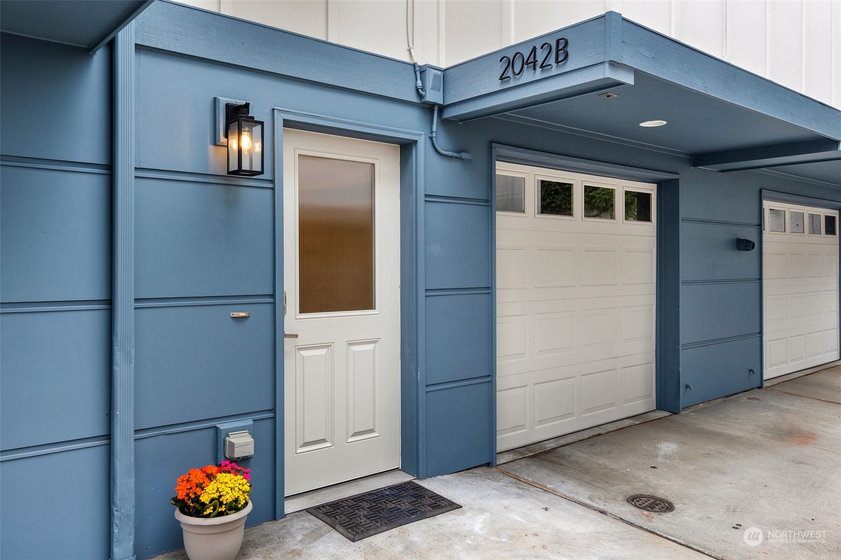 2042 Eastlake Avenue E Unit: B