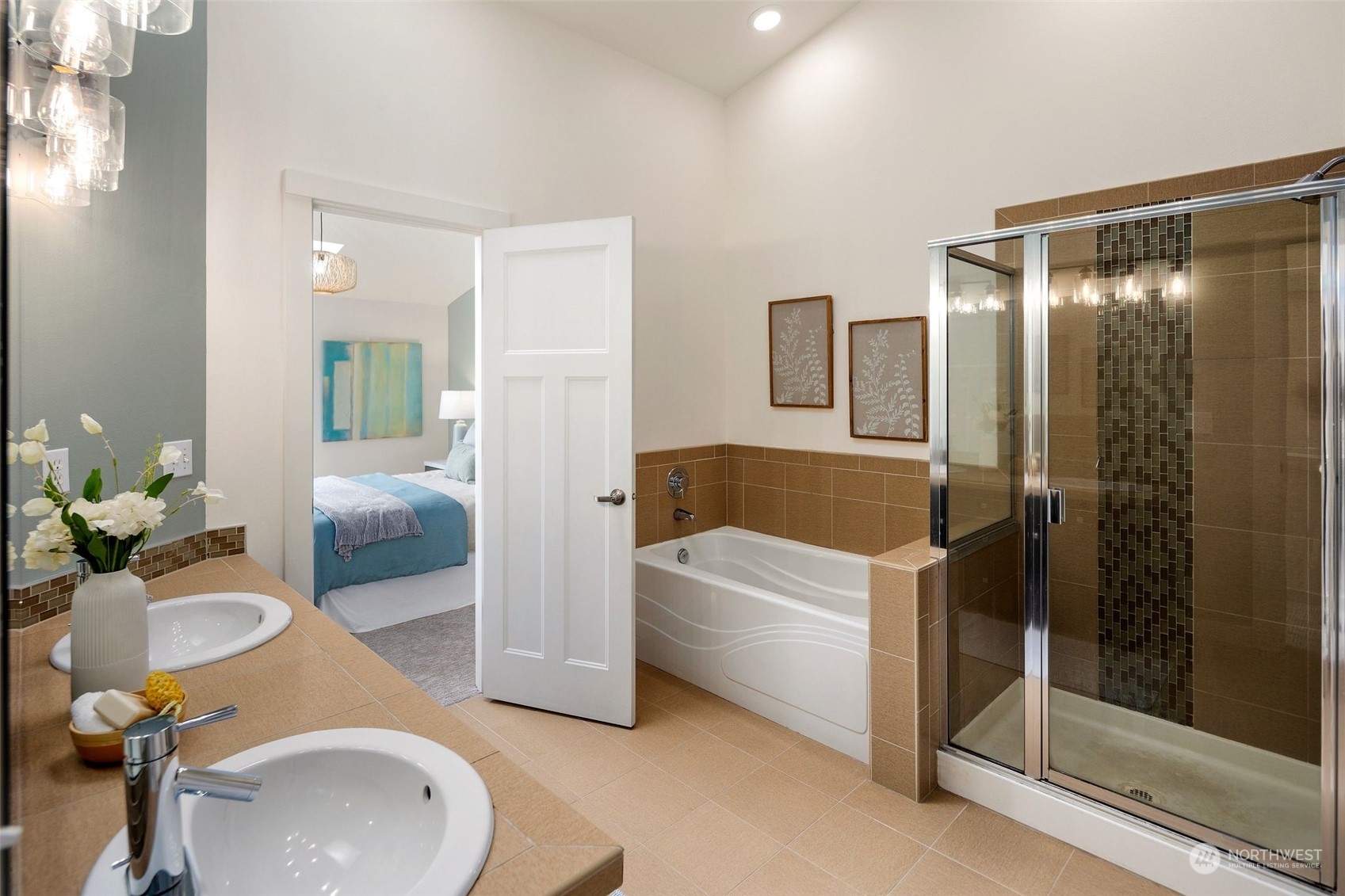 2042 Eastlake Avenue E Unit: B