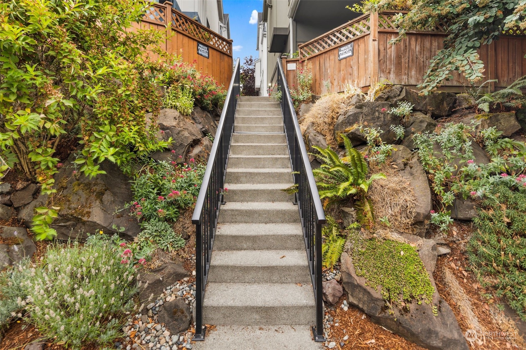 2042 Eastlake Avenue E Unit: B