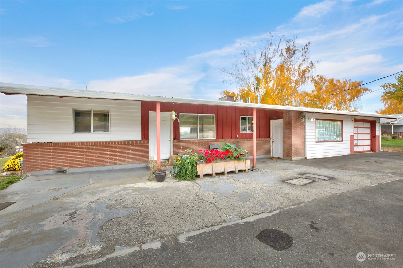 924 Adamsview Road