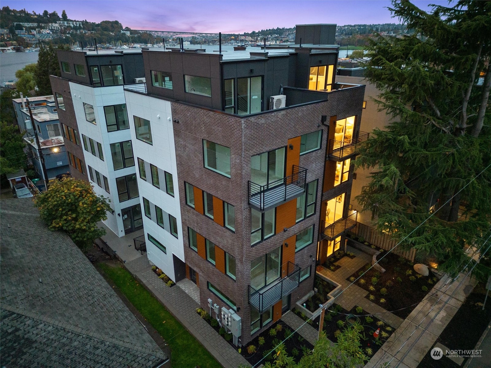 2031 Yale Avenue E Unit: D