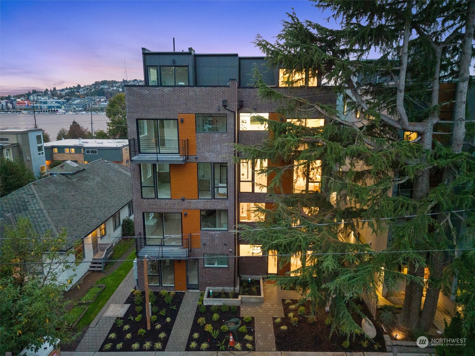 2031 Yale Avenue E Unit: D