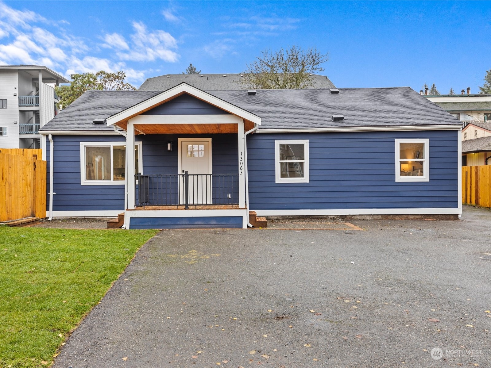 13063 Ambaum Boulevard SW