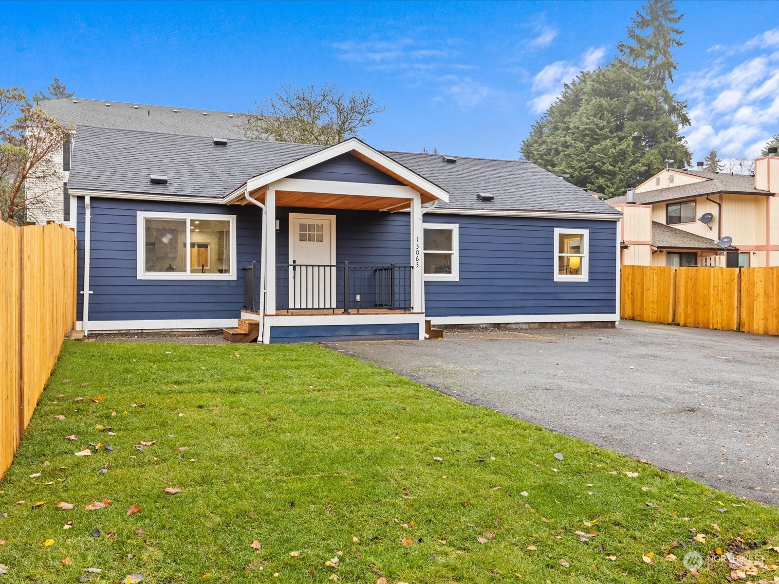 13063 Ambaum Boulevard SW