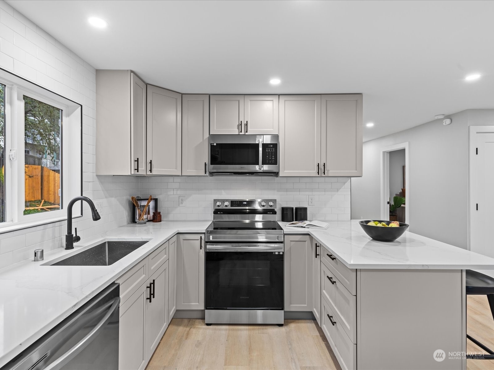 13063 Ambaum Boulevard SW