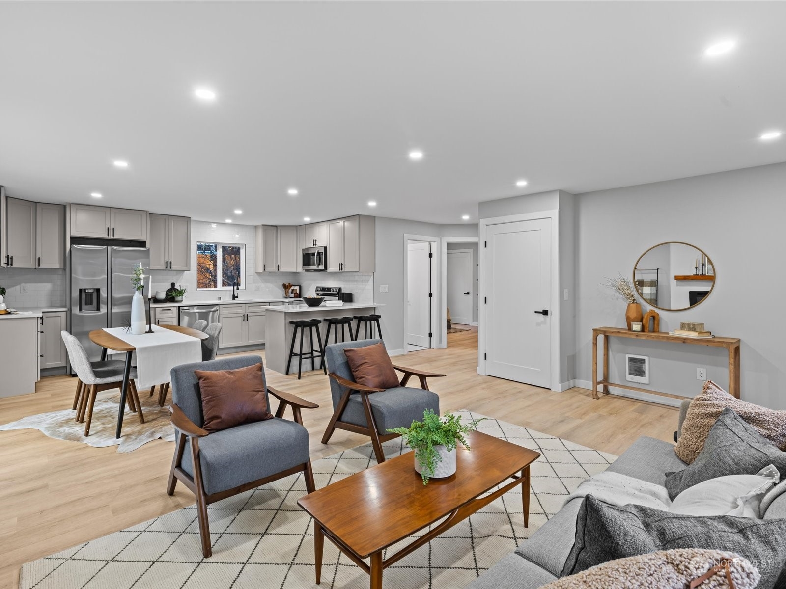 13063 Ambaum Boulevard SW
