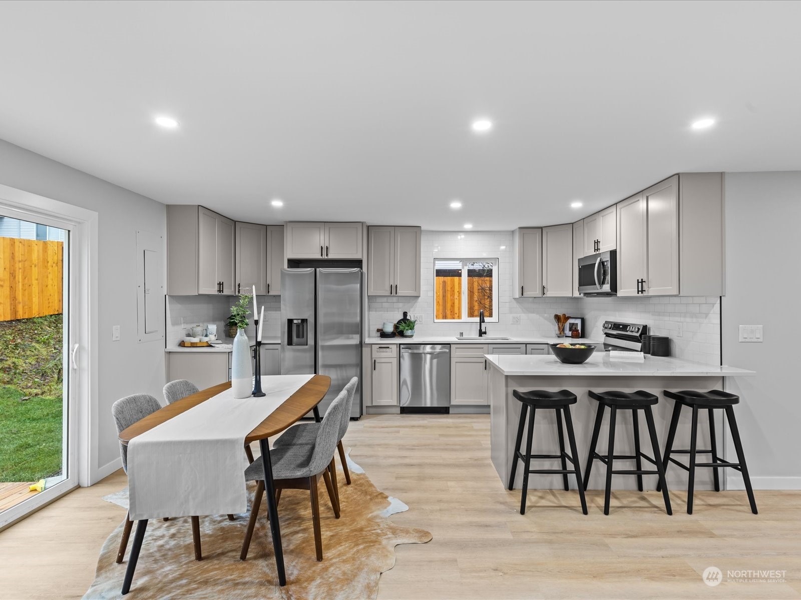 13063 Ambaum Boulevard SW