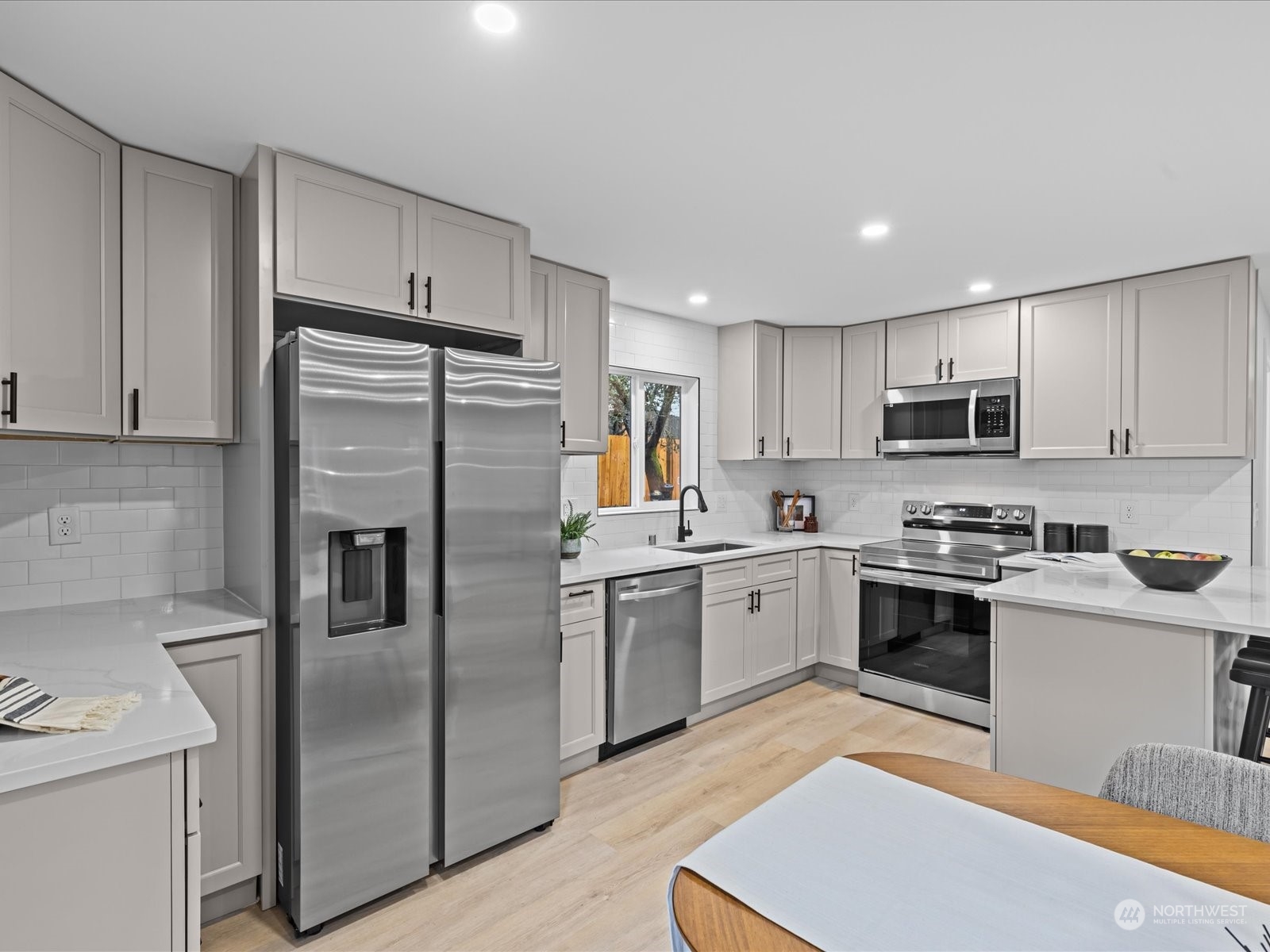 13063 Ambaum Boulevard SW