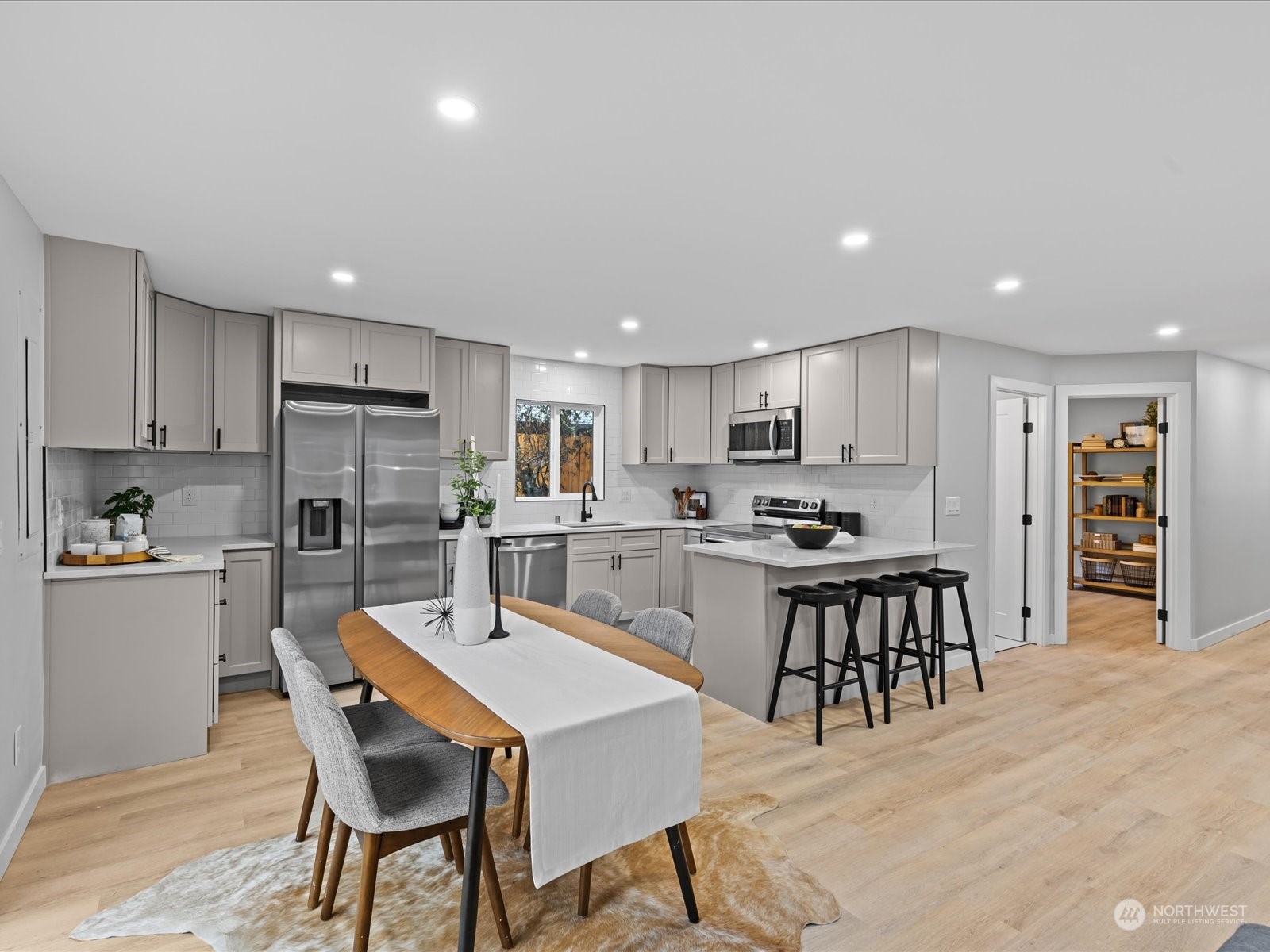 13063 Ambaum Boulevard SW