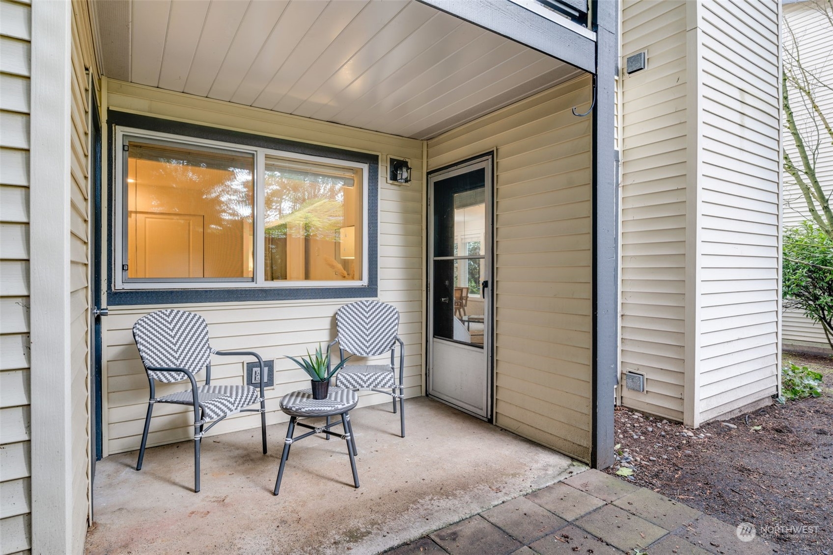 8615 238th Street SW Unit: B101