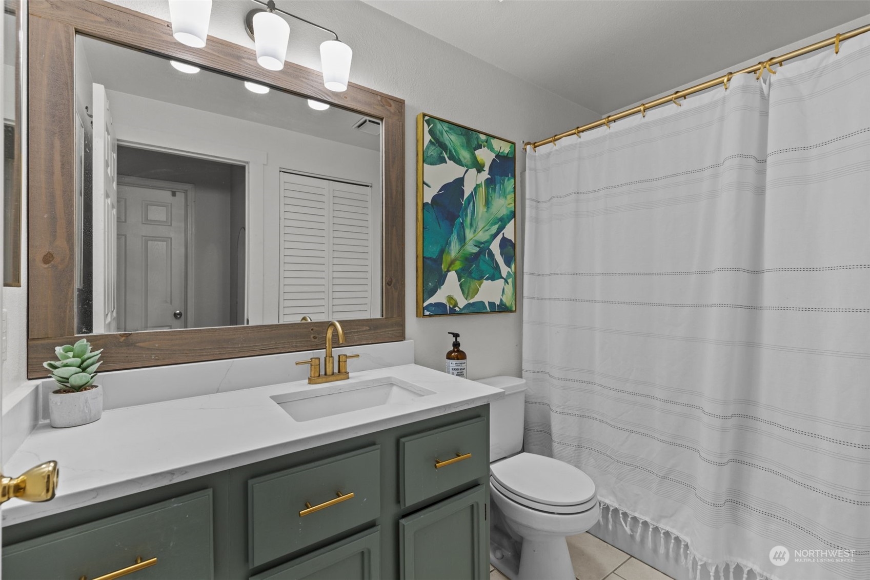 1313 S 236th Place