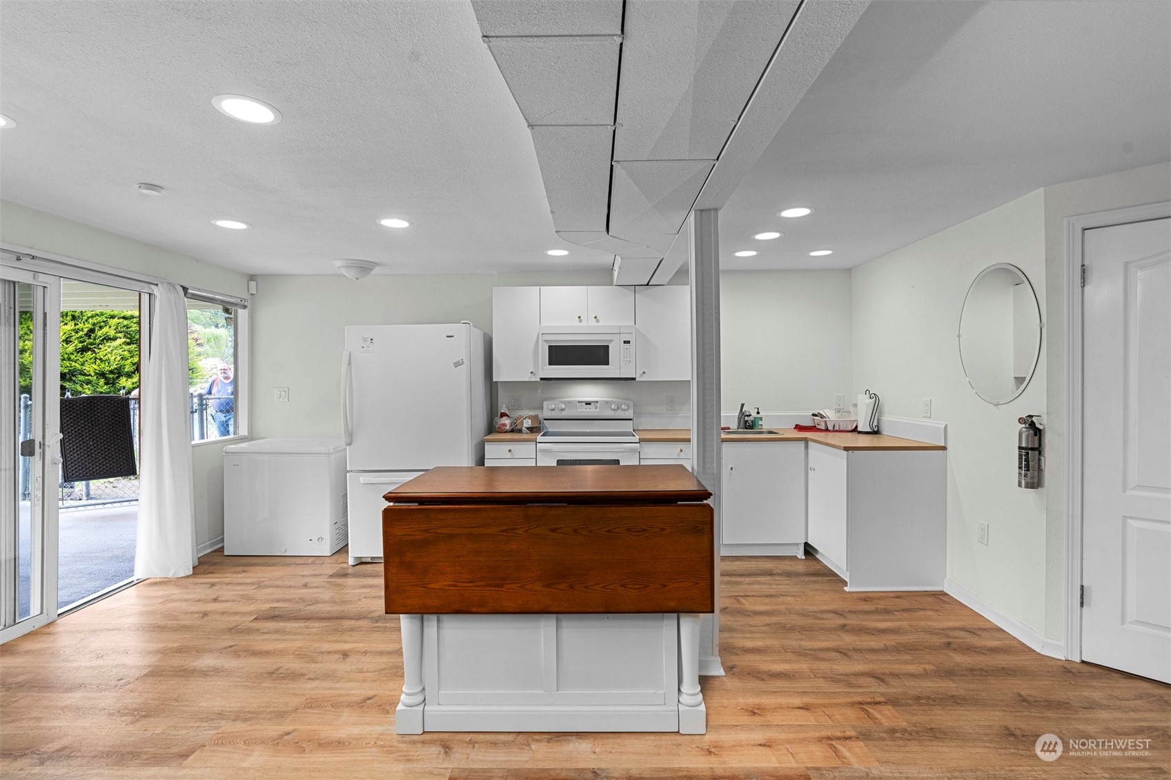 17102 Ambaum Boulevard S