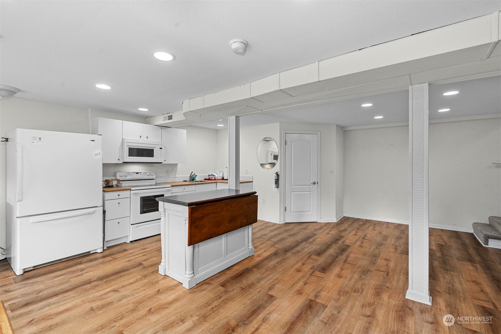 17102 Ambaum Boulevard S