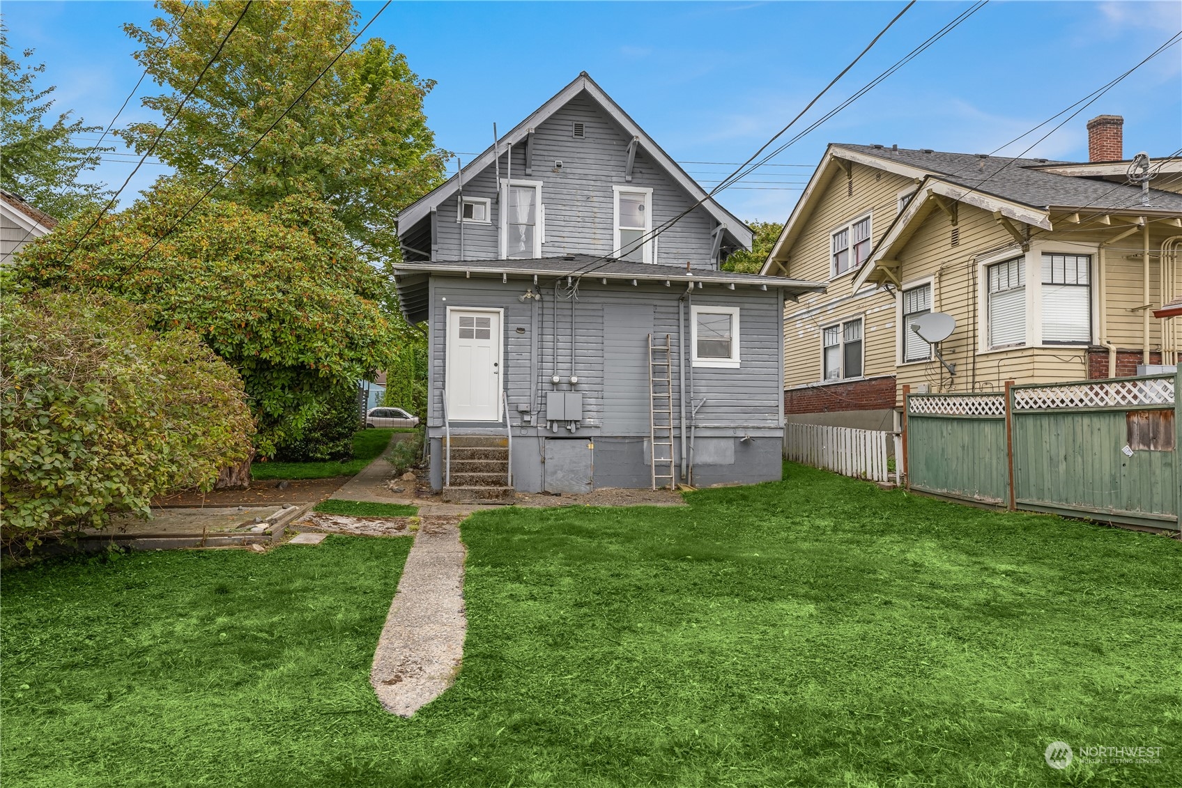 2605 Lombard Ave