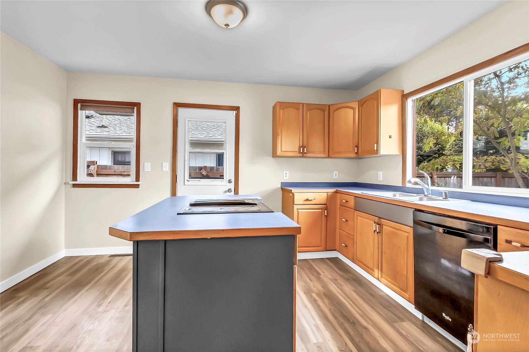 4605 S American Lake Boulevard