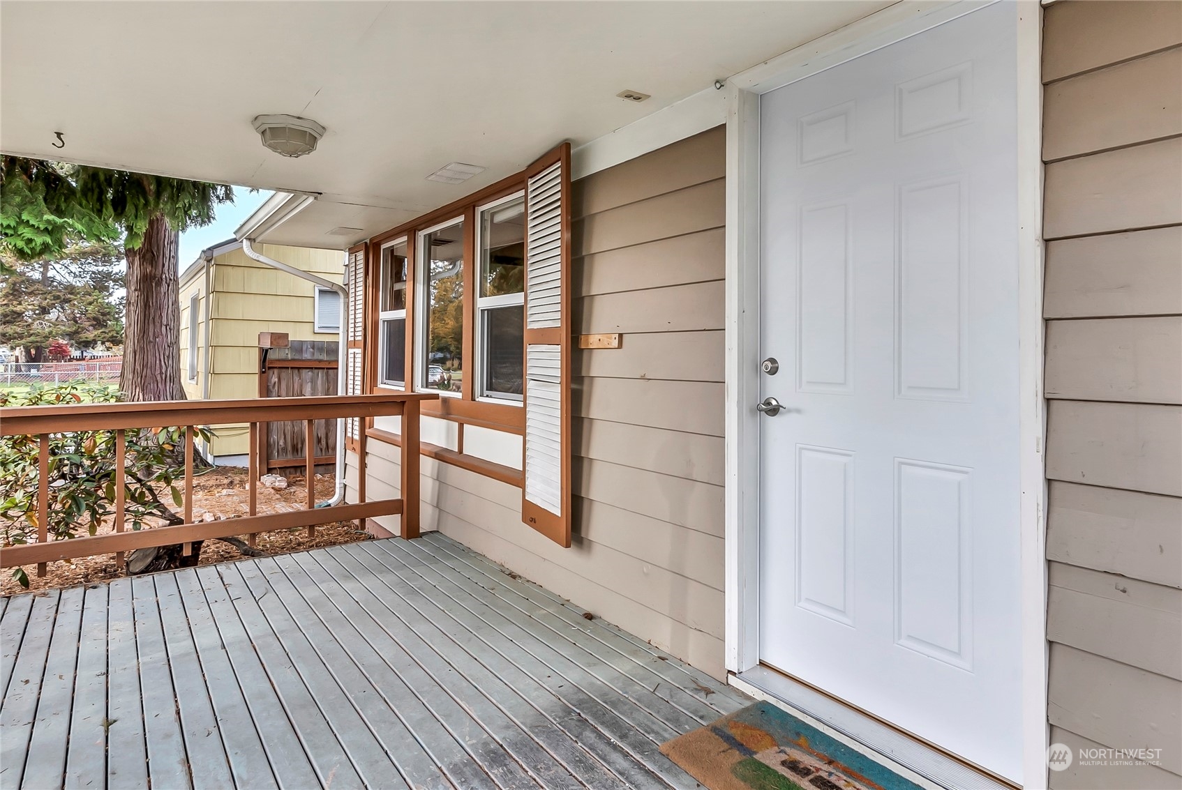 4605 S American Lake Boulevard