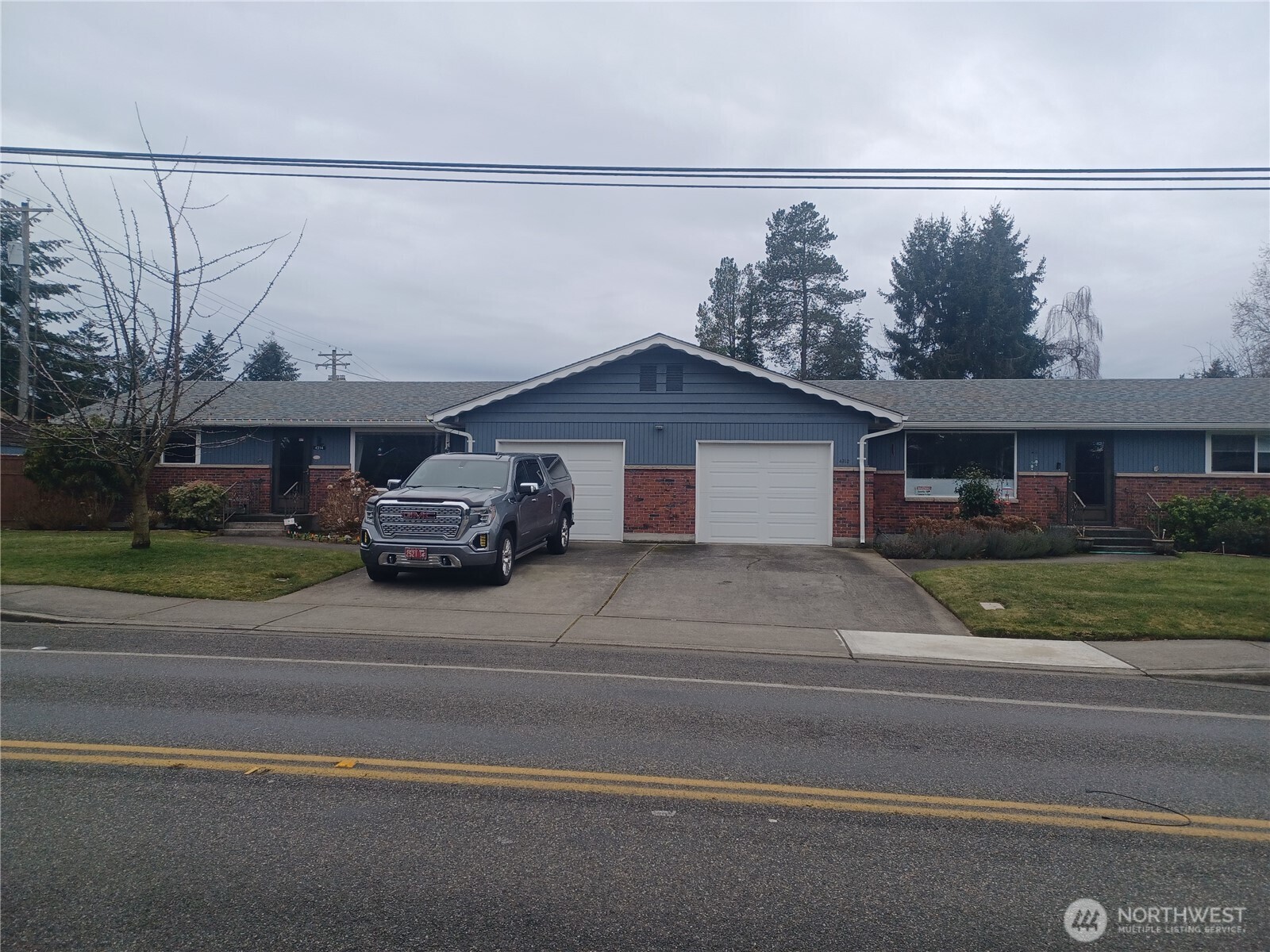 4312 Sunset Drive W