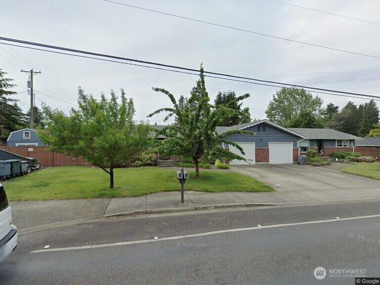 4312 Sunset Drive W
