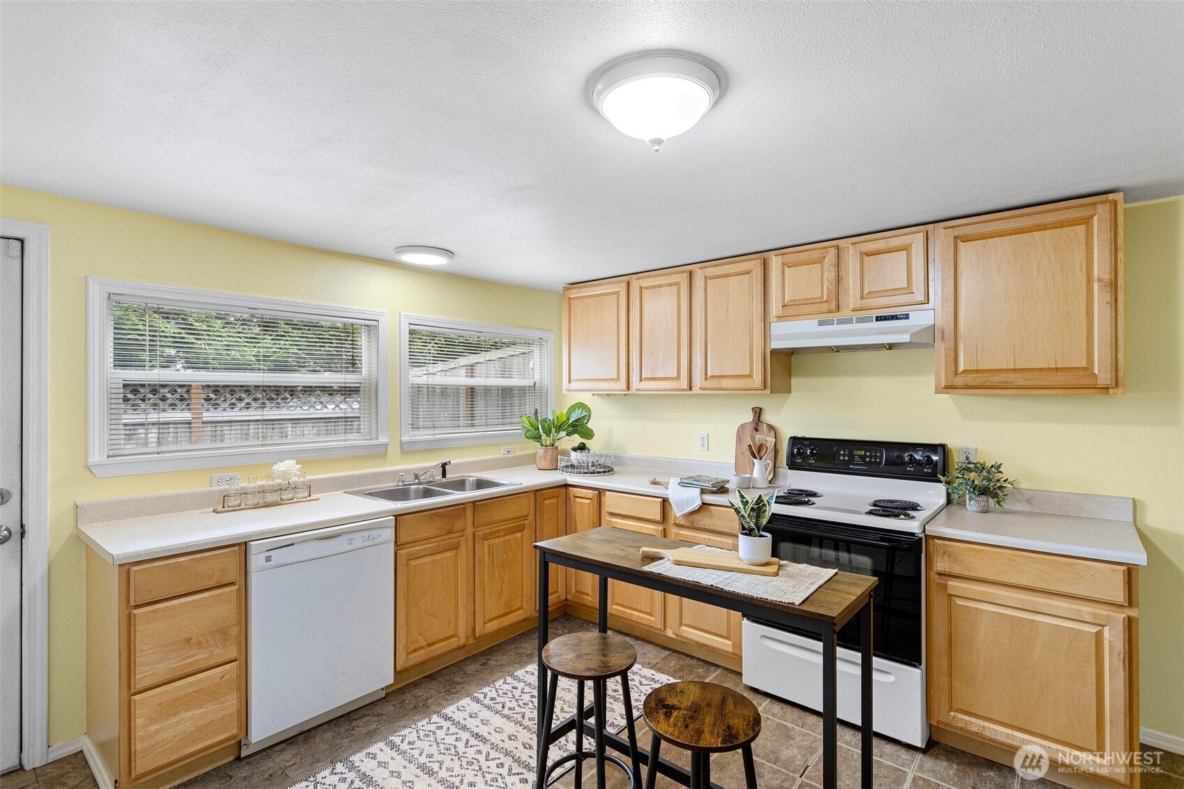 5305 NE 193rd Street Unit: A & B