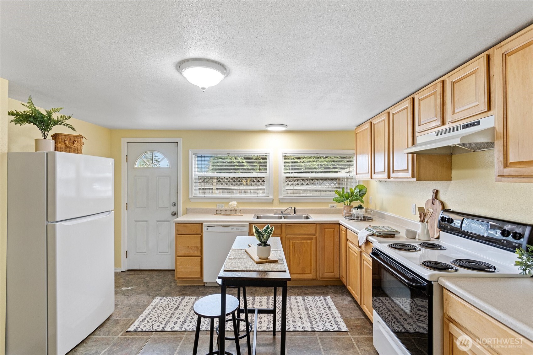 5305 NE 193rd Street Unit: A & B