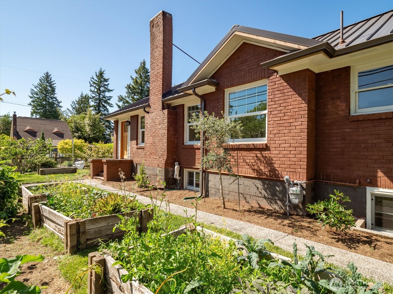 9002 12th Avenue NE