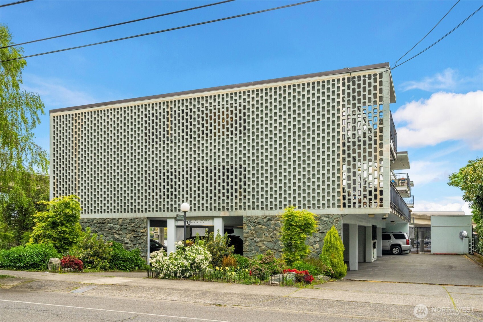 2524 Boyer Avenue E Unit: 448