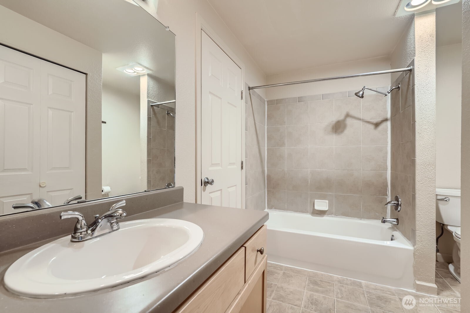 23723 12th Place S Unit: 2005