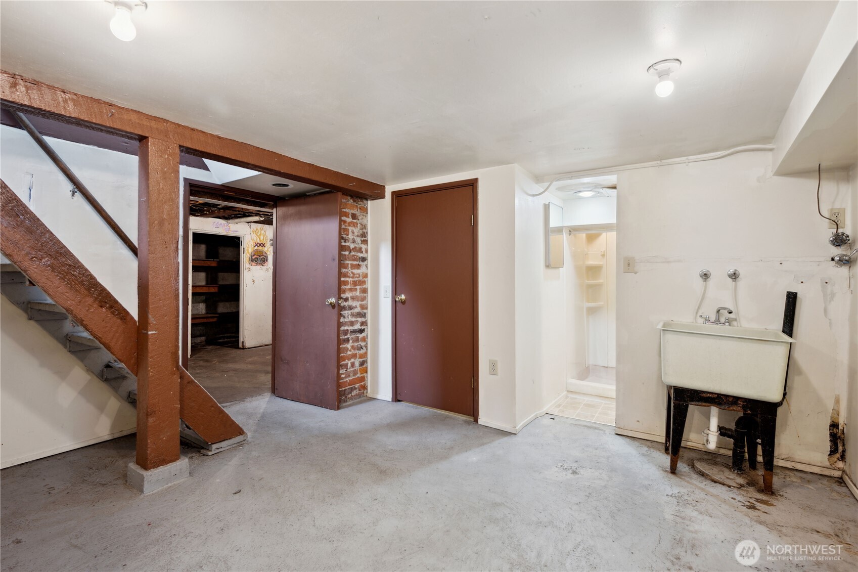 810 & 808 S Ferry Street