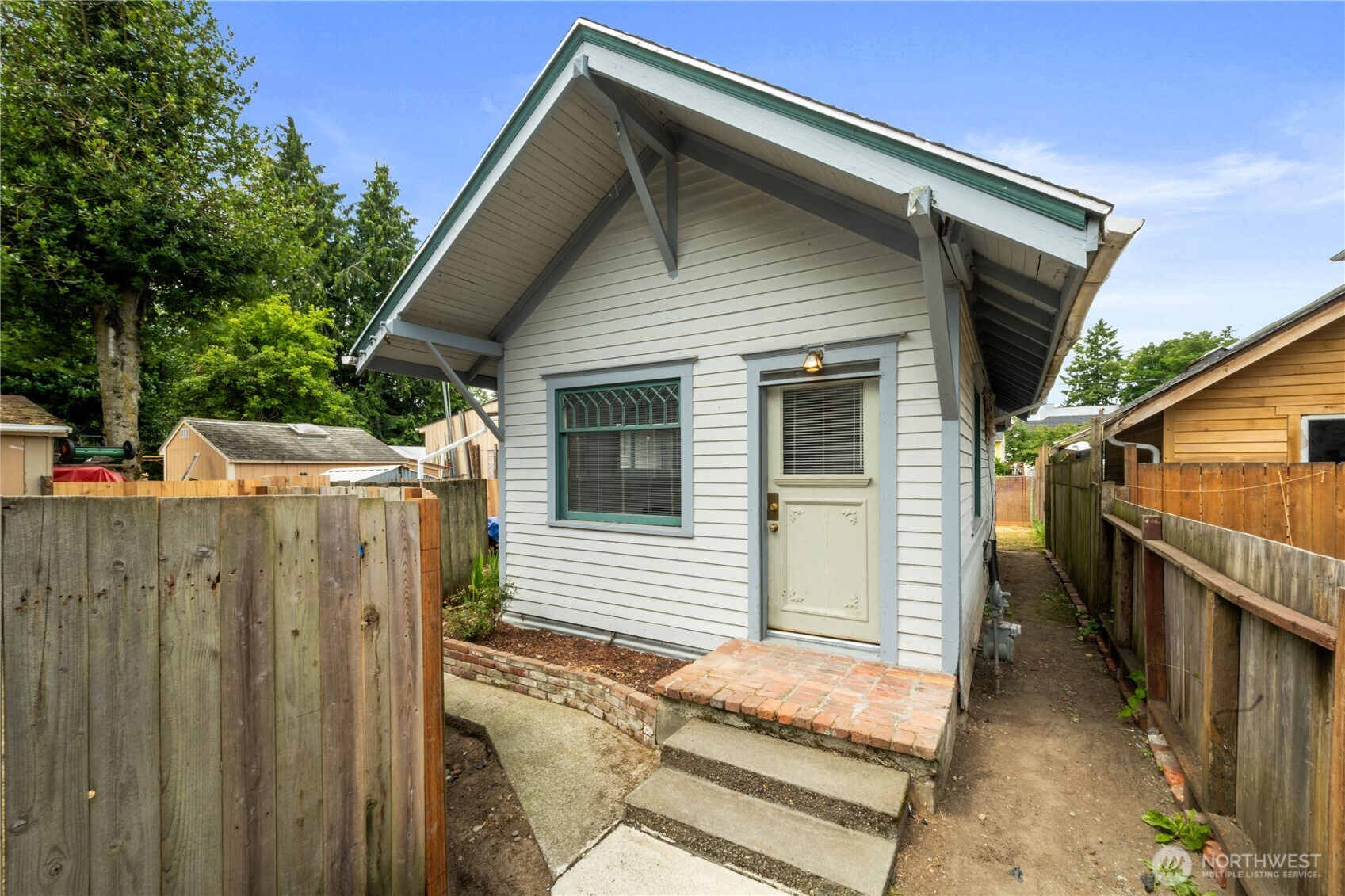 810 & 808 S Ferry Street