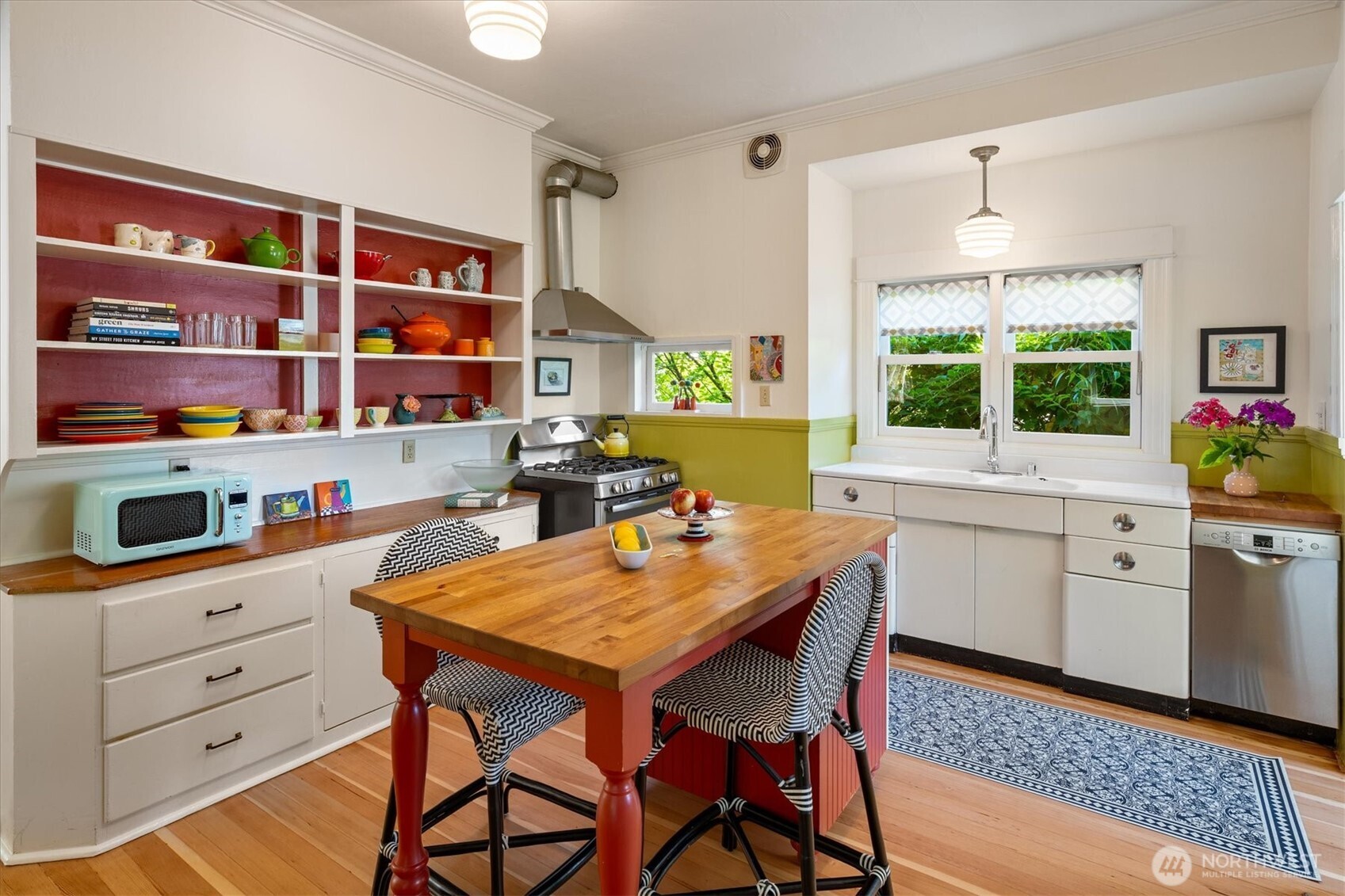 5618 Keystone Place N