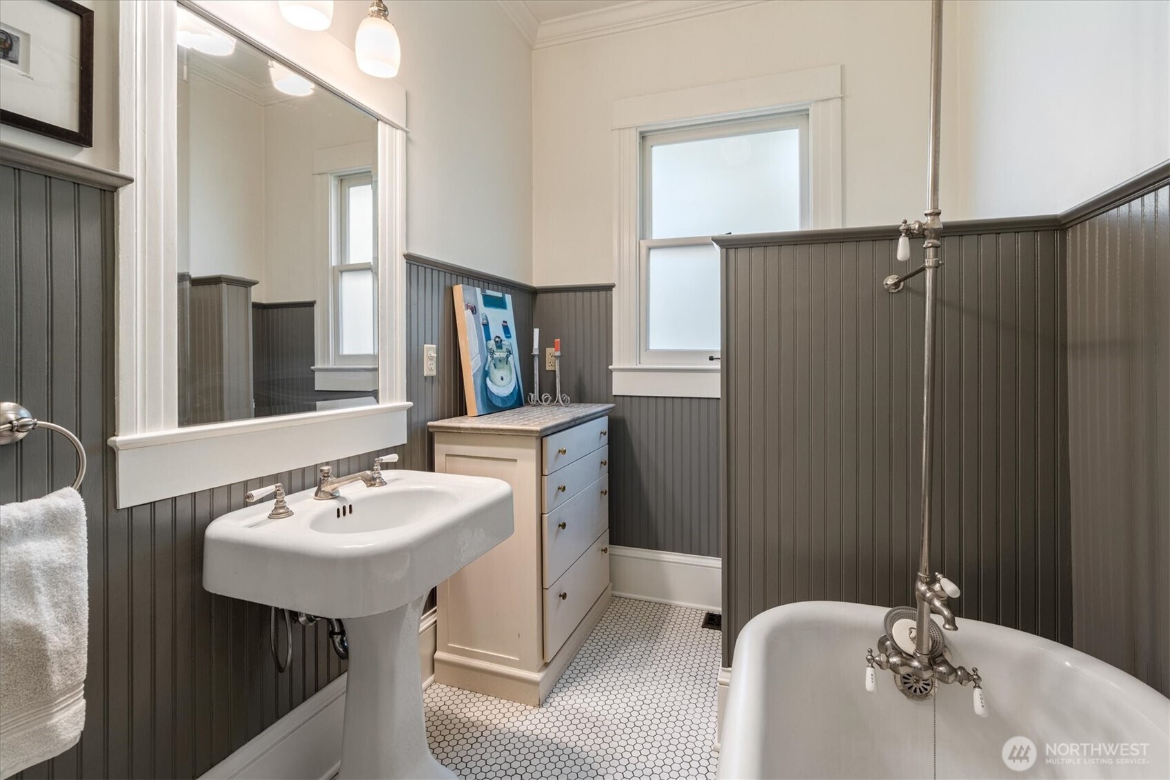 5618 Keystone Place N