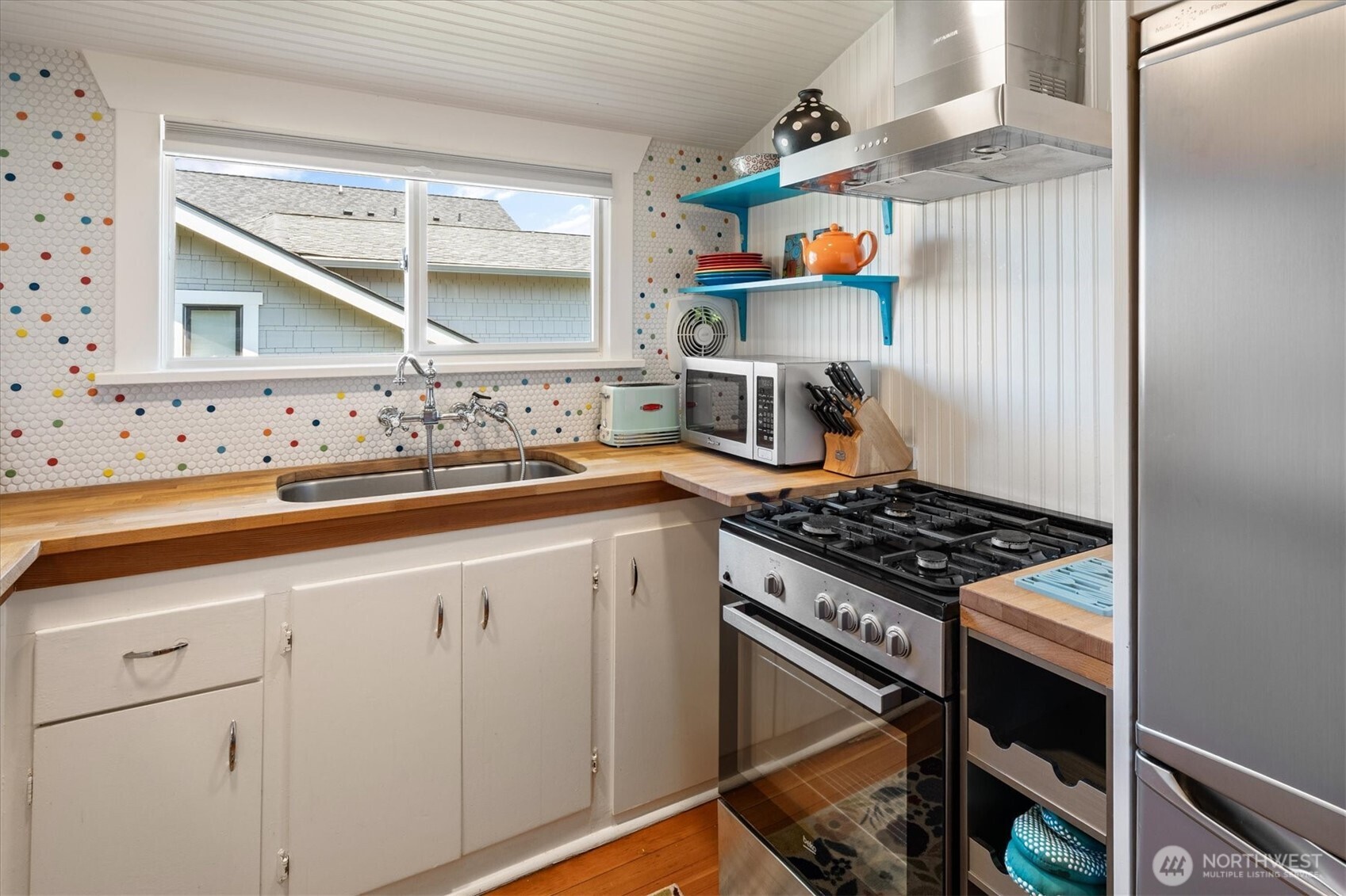 5618 Keystone Place N