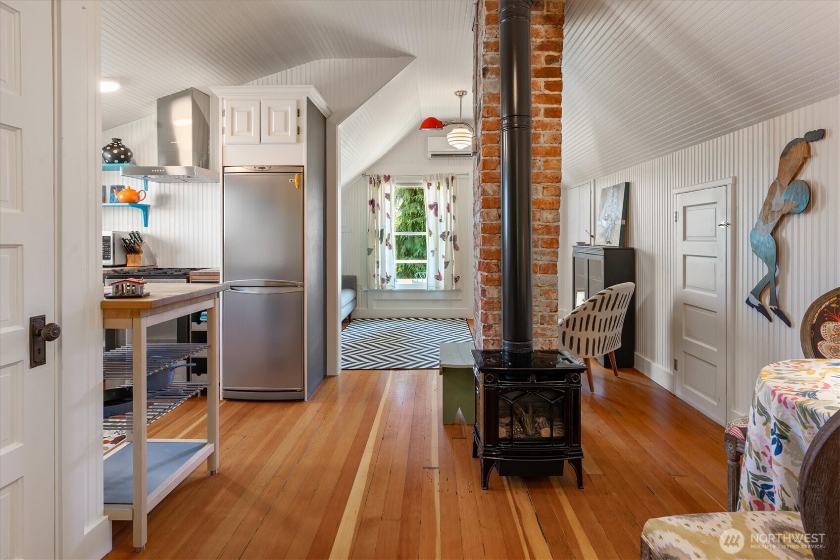 5618 Keystone Place N