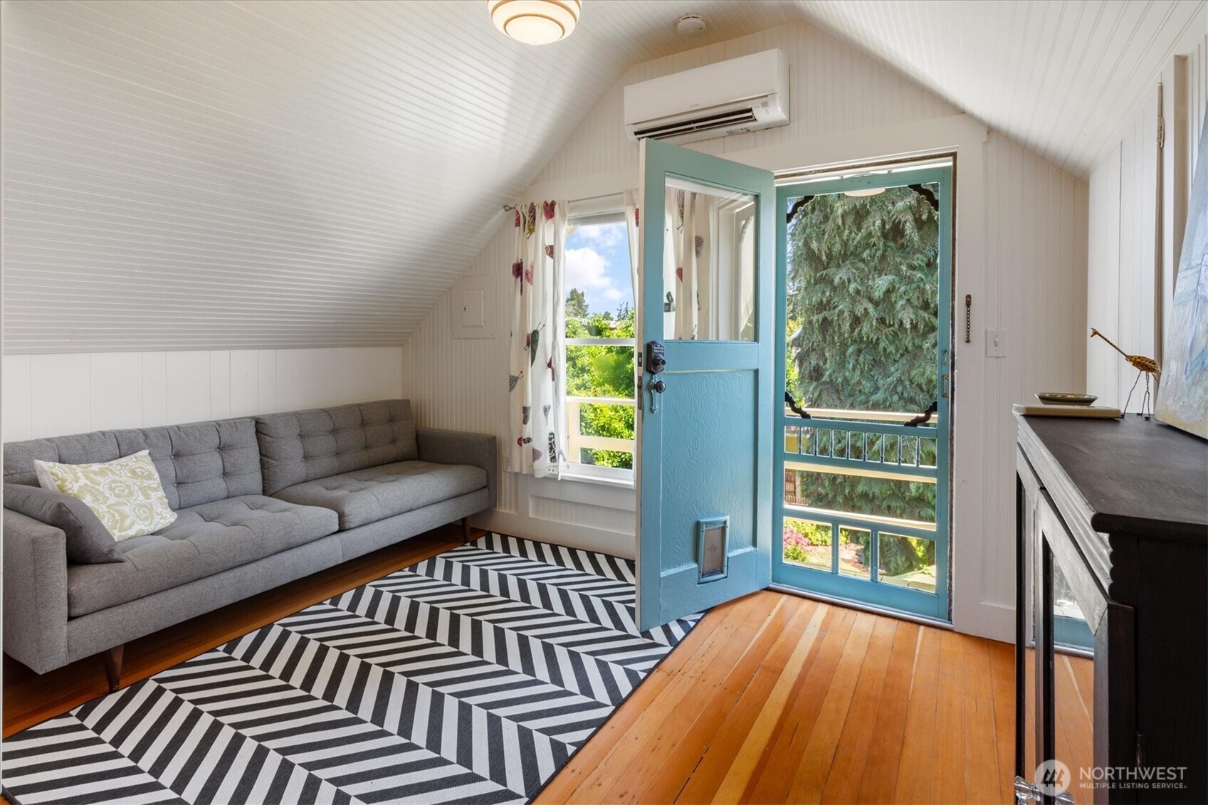 5618 Keystone Place N