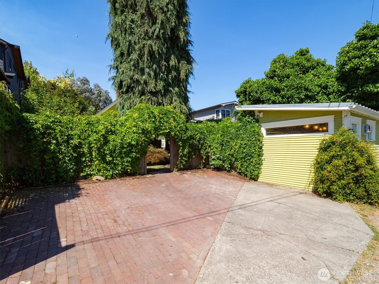 5618 Keystone Place N