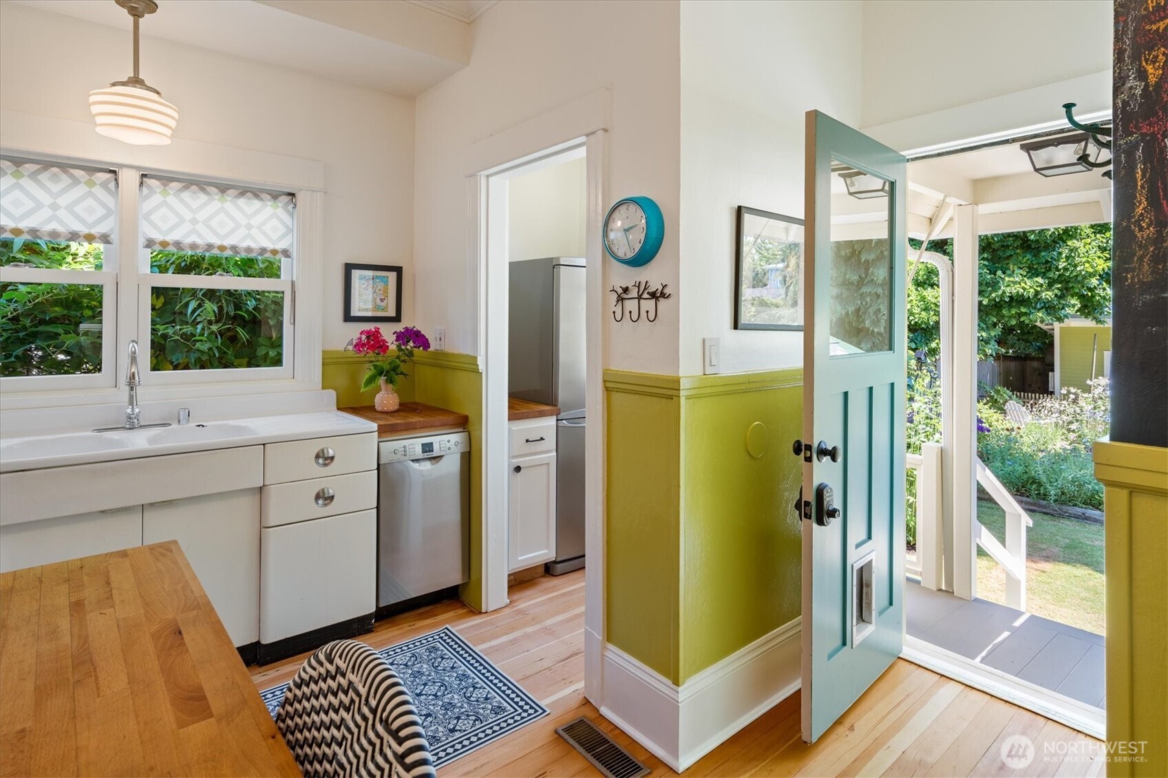 5618 Keystone Place N