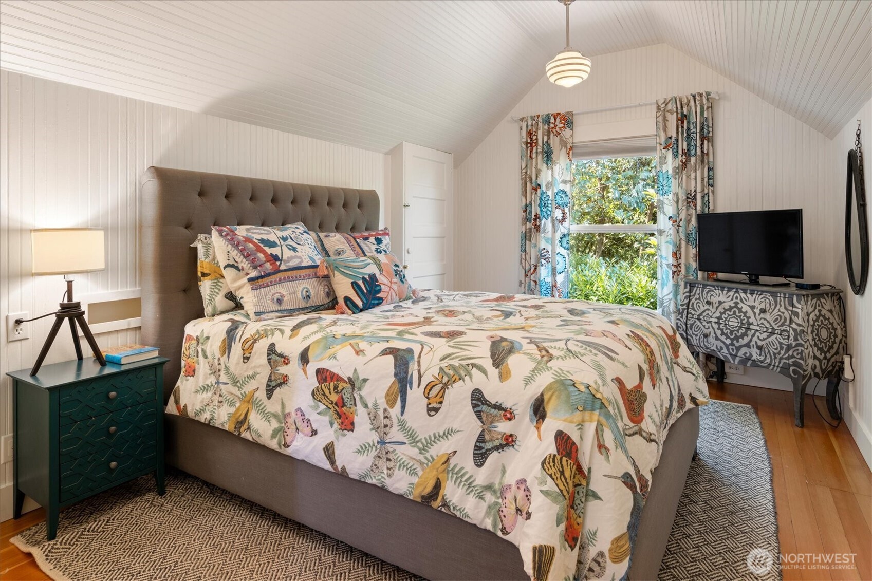 5618 Keystone Place N