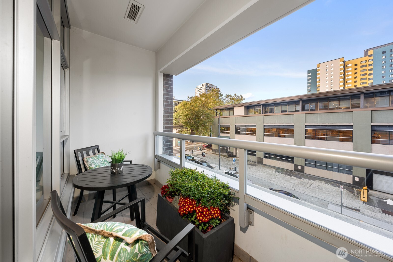 583 Battery Street Unit: 309N