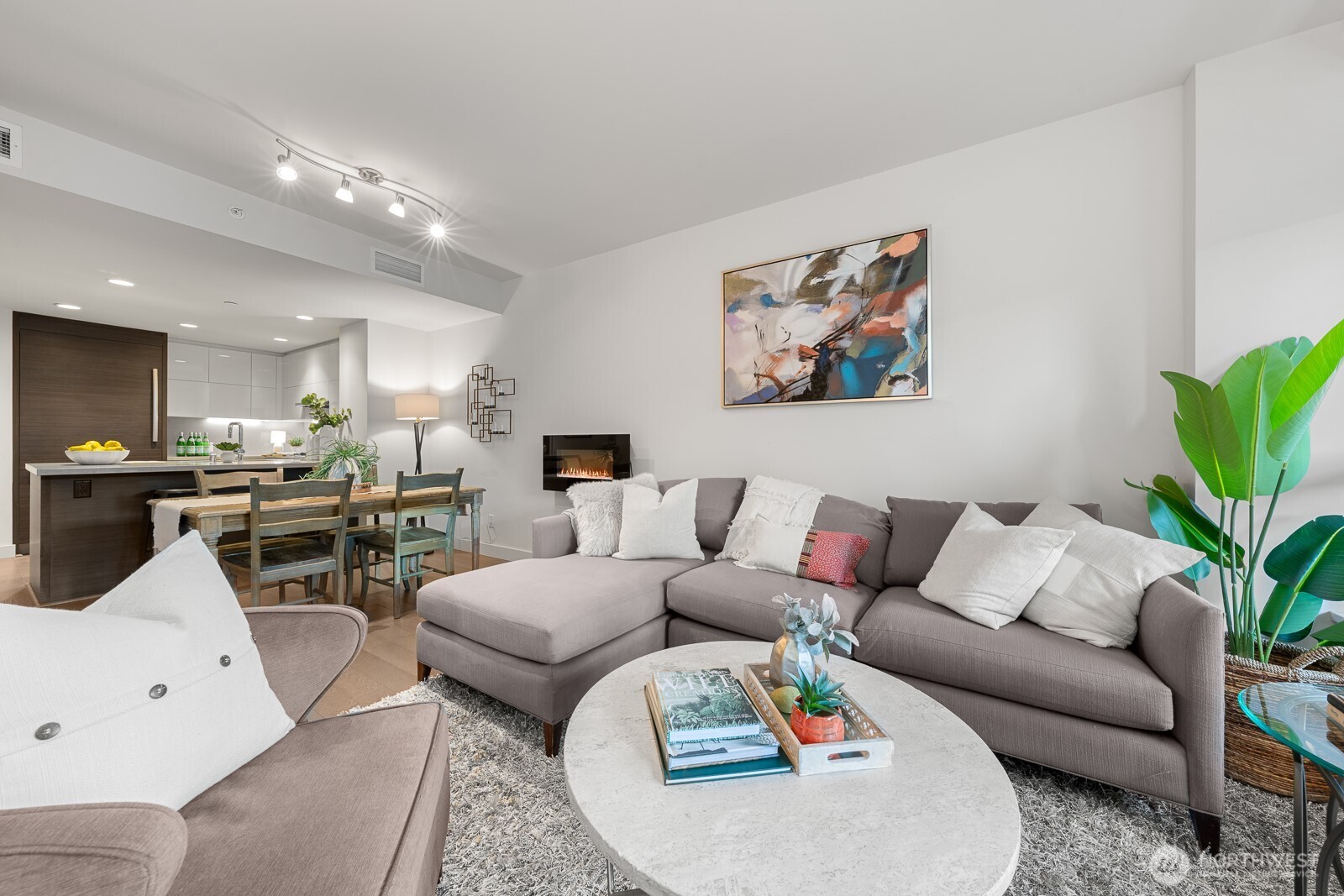 583 Battery Street Unit: 309N