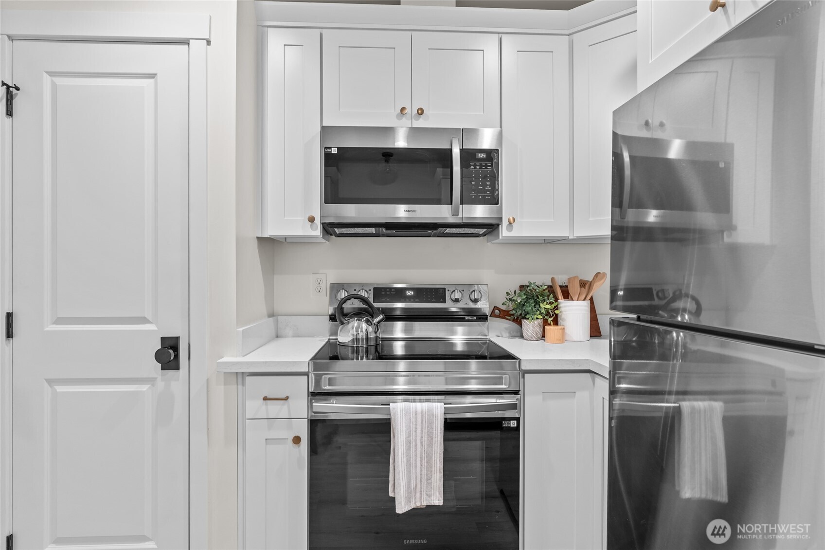 610 W Halladay Street