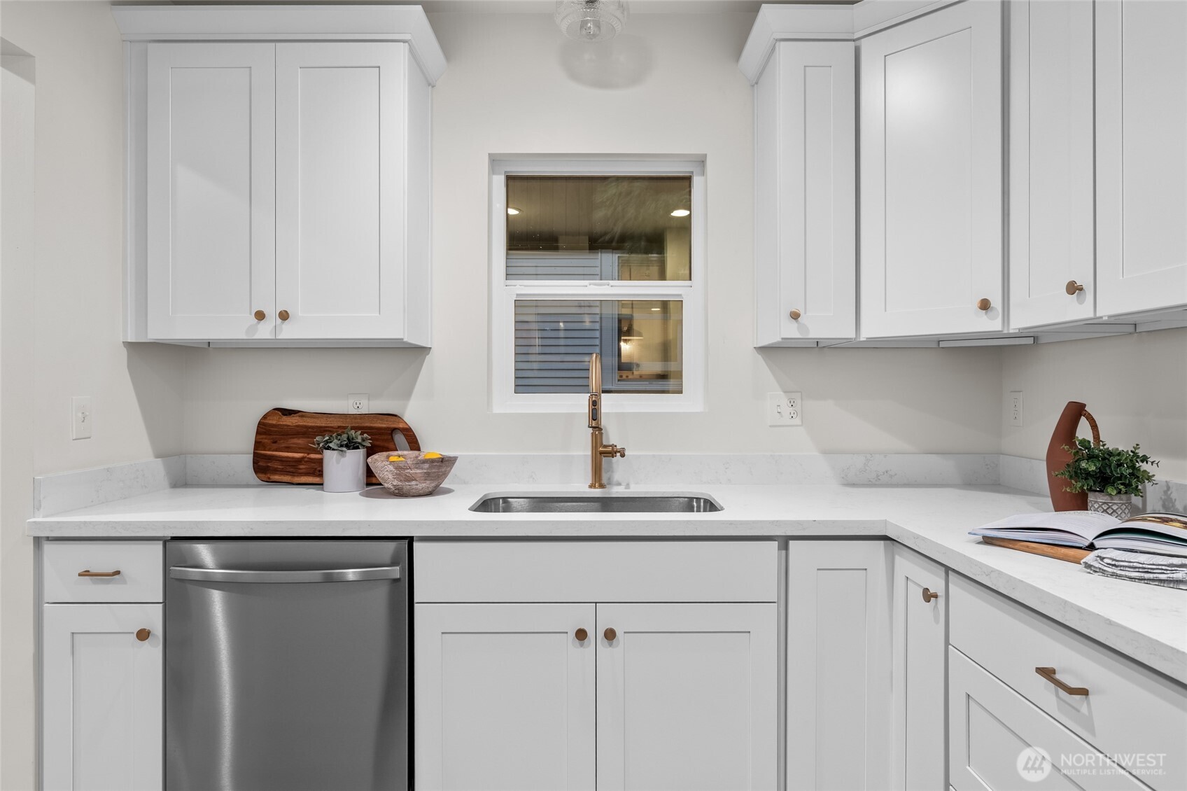 610 W Halladay Street