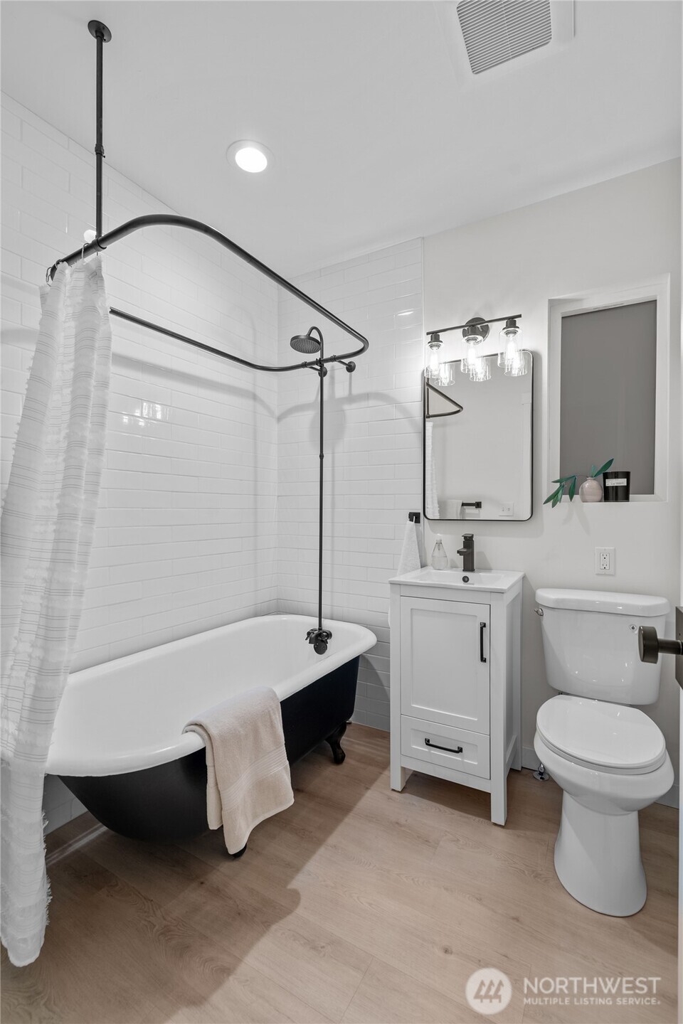 610 W Halladay Street