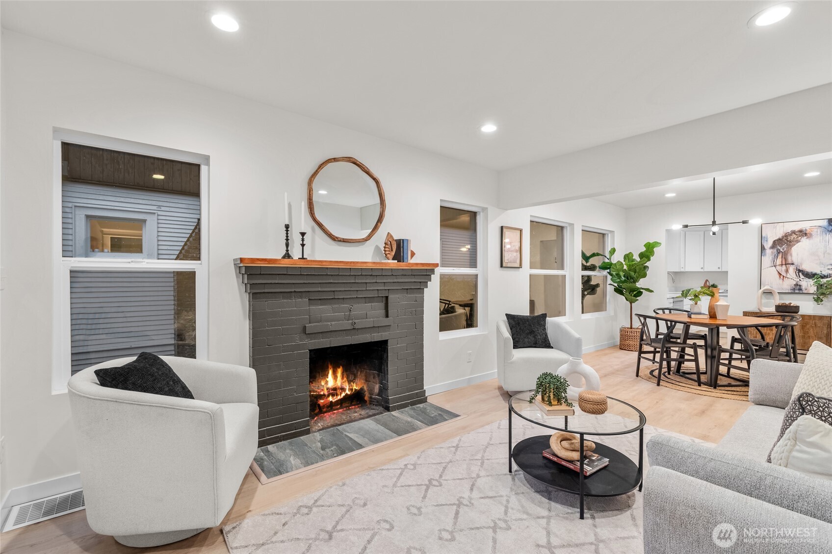 610 W Halladay Street